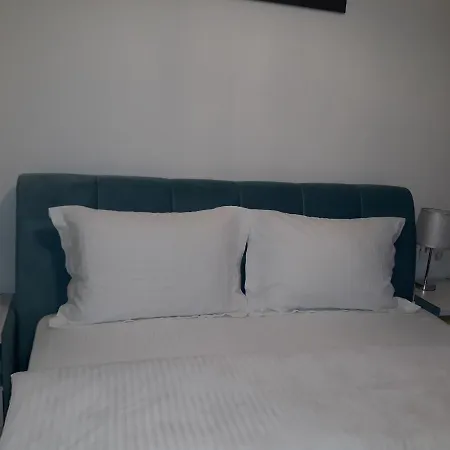 Esthetic Apartament Апартаменти